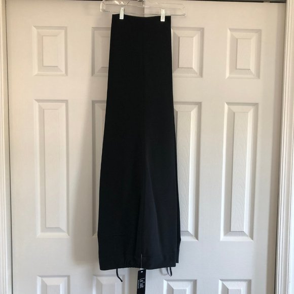 NWT - Le Suit Woman 2 pc Suit Black and White Jacket, Black Pants (Size 18W) - Picture 3 of 5
